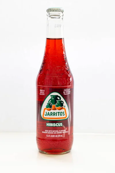 Калгари Альберта Канада Июня 2022 Года Изолированная Бутылка Мексиканской Содовой — стоковое фото