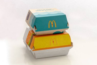 Calgary, Alberta. Kanada mı? Bölüm 11, 2022. McDonald 's Big Mac ve Fileto-fish hamburgeri..