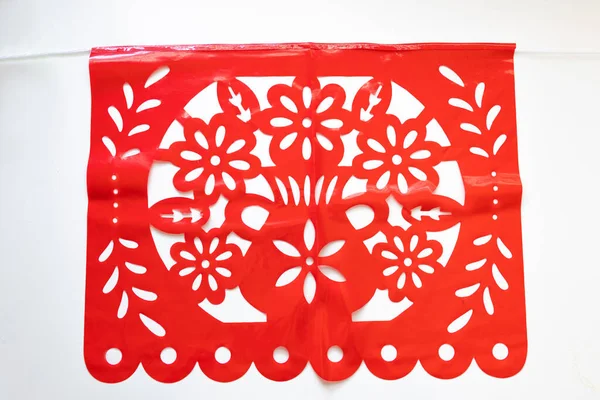 Dzień Zmarłych Papel Picado Kwiatem Czerwona Tradycyjna Meksykańska Flaga Cięcia — Zdjęcie stockowe