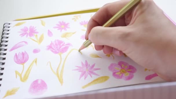 Χαριτωμένο χρυσό χρώμα μολύβι floral doodle τέχνη θεραπεία — Αρχείο Βίντεο