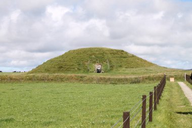 Maeshowe (Neolithic chambered cairn tomb), Orkney, Scotland