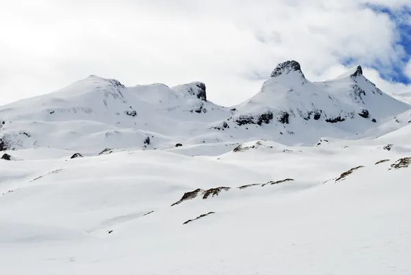 Karlı dağ manzarası. Telifsiz Stok Imajlar