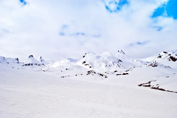 Karlı dağ manzarası - Stok İmaj