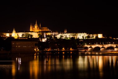 Prag Gecesi