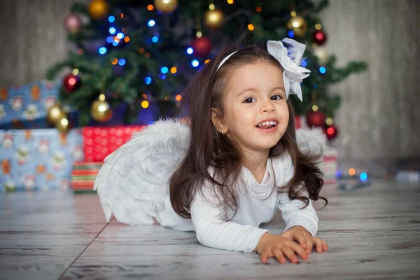 Ritratto natalizio di una bambina — Foto Stock