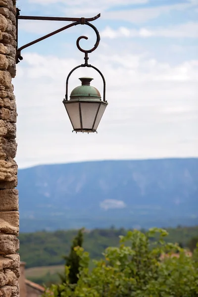 Straße im historischen Dorf Gordes, Provence, Frankreich — Stockfoto