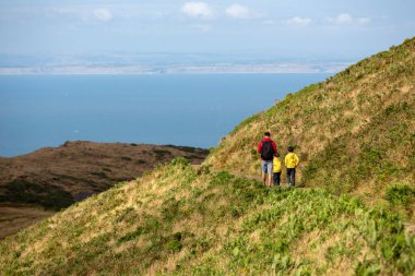 Baba ve oğulları, Kuzey Devon bir güzel doğada bir güneşli yaz gününde hiking