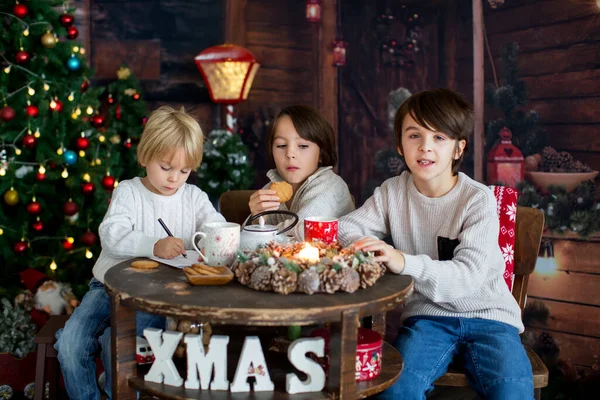 Happy Family Children Pet Dog Enjoying Christmas Time Together Celethday — Stock fotografie