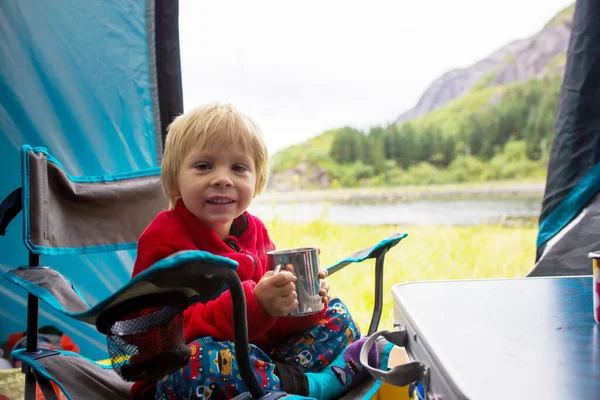 Child Eating Breakfast Drinking Tea Family Tent Holiday Norway — Zdjęcie stockowe