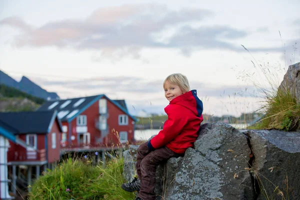 Cute Little Child Enjoying View Small Village End Lofoten Northern — 图库照片