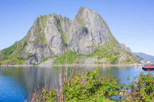 Amazing View Norwegian Beautiful Nature Typical Small Fishing Cabins Sunny — Foto de Stock