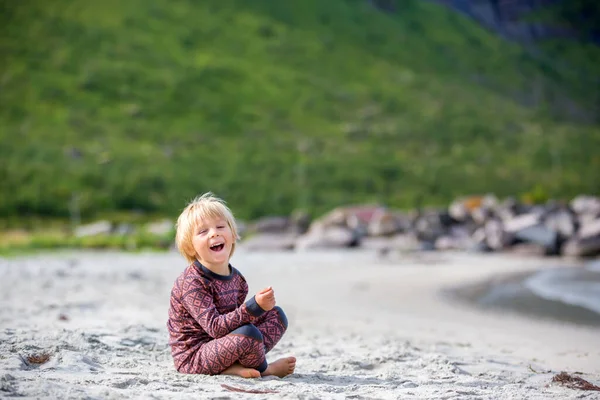 Cute Toddler Child Eating Vitamin Pills Children Beach Child Taking — Stockfoto