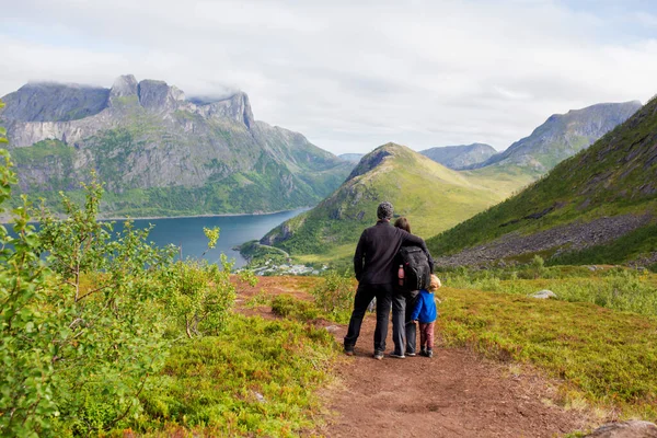 Happy Family Standing Rock Looking Segla Mountain Senja Island North — Fotografia de Stock