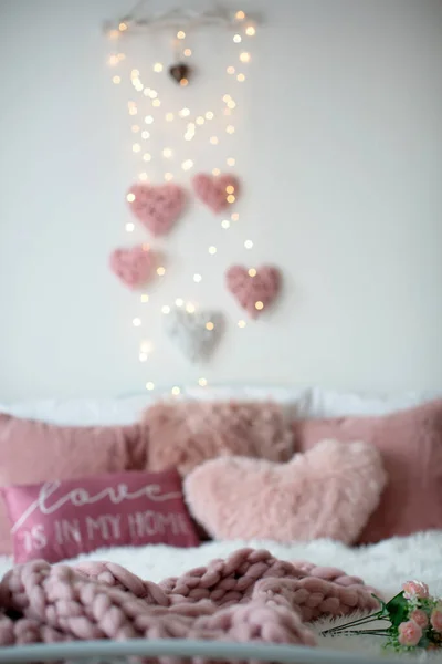 Love Sign Valentine Decorated Bed Pillows Hearts Lights Stylish Decoration — Zdjęcie stockowe