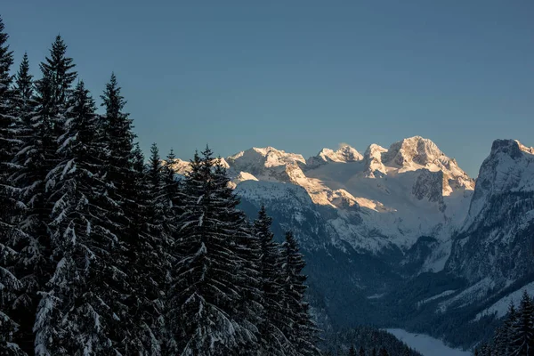 Landschaft Österreichischen Apls Skigebiet Winterliche Schneelandschaft Schönen Bergen Einem Sonnigen — Stockfoto