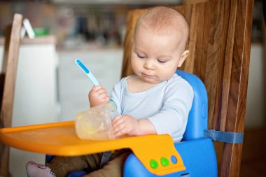 Hayatında ilk kez püresi yemek yeme küçük oğlu,
