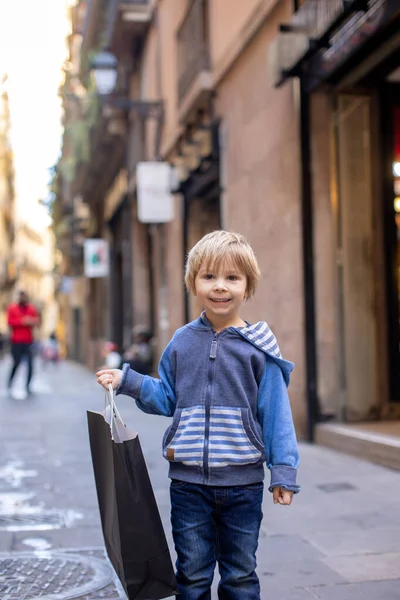 Barselona Şehrine Hayranlık Duyan Şirin Çocuk Turistler Spanya Çocuklarla Aile — Stok fotoğraf