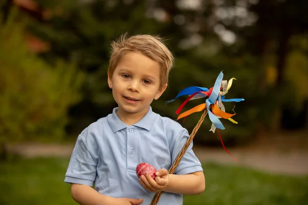 Cute Preschool Child Whipping His Sister Easter Twig Braided Whip — Stockfoto