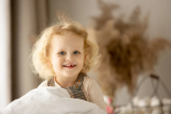 Happy Children Siblings Enjoying Easter Holiday Together Tradition Handmade Twig — Stockfoto