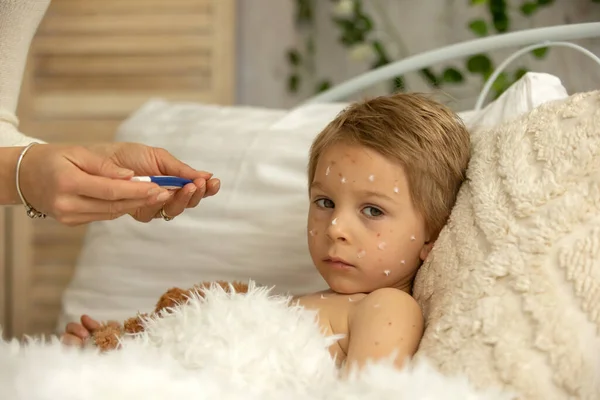Toddler Boy Chicken Pox Lying Bed Fever Mother Checking Him — Fotografia de Stock