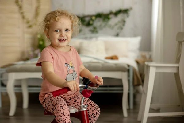 Little Toddler Girl Chickenpox Bed Playing Home Quarantine Isolation Sickness — Stock Photo, Image