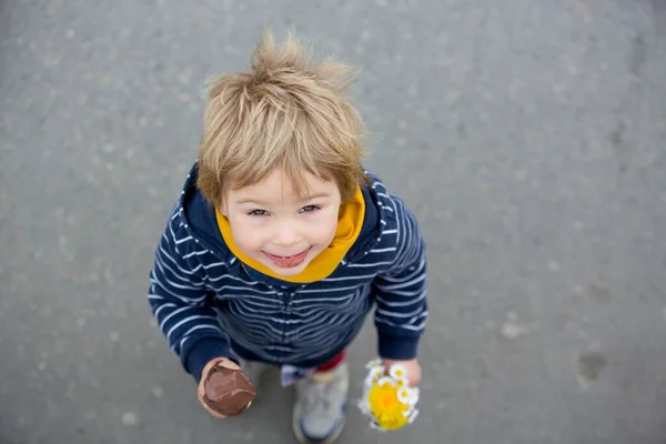 Cute Blond Child Boy Eating Ice Cream Park Holding Little — Stock Photo, Image