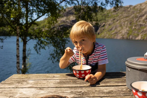 Children Brothers Eating Lunch Public Rest Stop Norway Amazing Nature — Photo