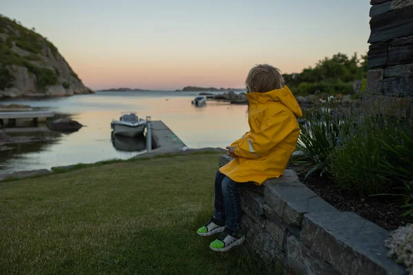 Family Visiting Town Mandal Norway Enjoying Amazing Views Kids Playing — Stock Photo, Image