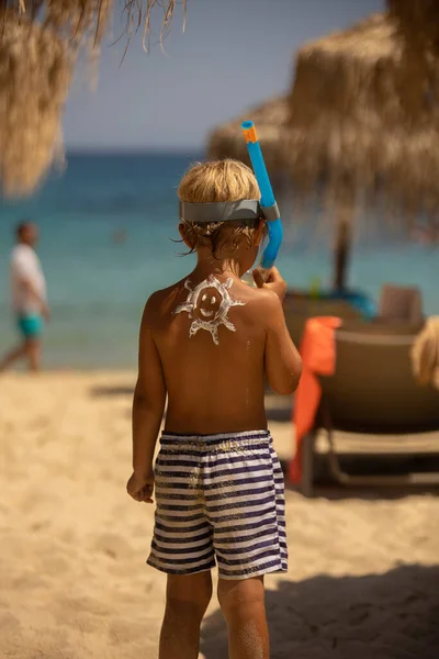 Happy Child Blond Boy Beach Applied Sun Screen Enjoying Summer — Foto Stock