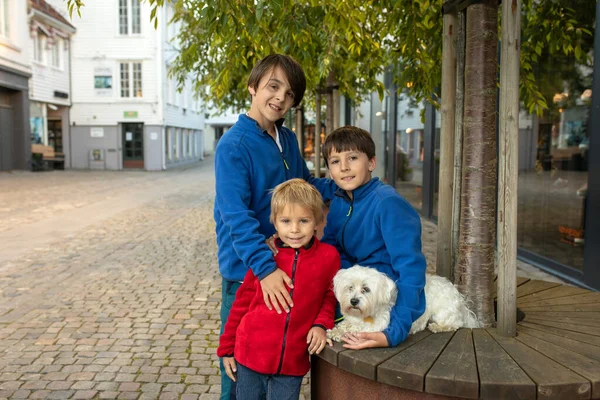 Family Visiting Town Mandal Norway Enjoying Amazing Views Kids Playing — Stock Photo, Image