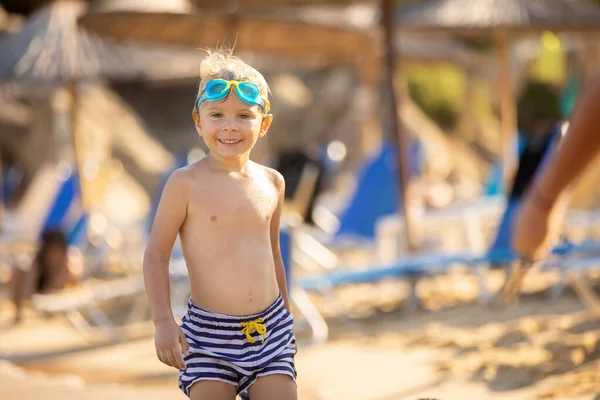 Happy Child Beach Enjoying Summer Playing Greece Halkidiki — Zdjęcie stockowe