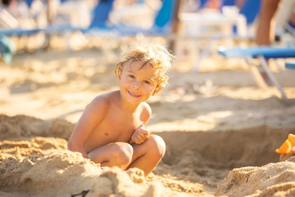 Happy Child Beach Enjoying Summer Playing Greece Halkidiki — Stockfoto
