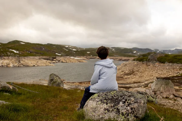 People Children Enjoying Amazing Views Norway Fjords Mountains Other Beautiful — Zdjęcie stockowe