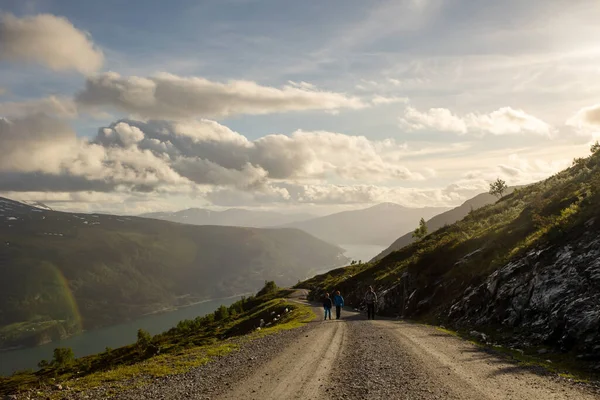 Hoven Dağı Ndan Inanılmaz Doğa Manzarası Loen Gökdeleninden Nordfjord Üzerindeki — Stok fotoğraf