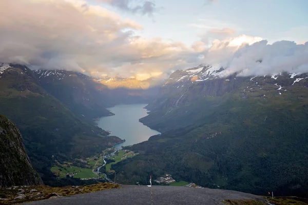 Prachtig Uitzicht Natuur Vanaf Hoven Prachtige Landschapsfoto Nordfjord Vanaf Skylift — Stockfoto