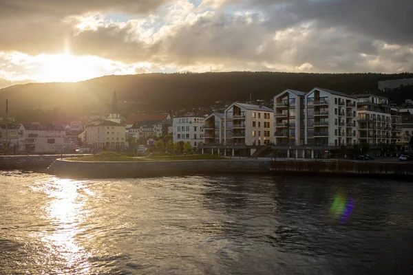 Increíble Naturaleza Noruega Hermosa Ciudad Pequeña Molde Puesta Del Sol — Foto de Stock
