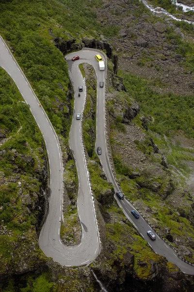 Famille Enfants Adultes Visite Célèbre Route Trollstigen Norvège — Photo