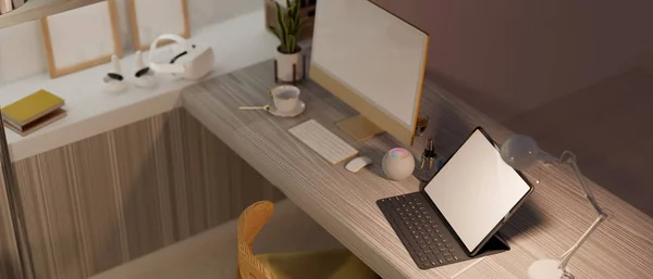 Laptop Bilgisayar Boş Ekran Maketli Modern Işyeri Alanının Üst Görüntüsü — Stok fotoğraf