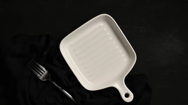 White Dish Modern White Small Pan Plate Fork Black Background — Stock Photo, Image