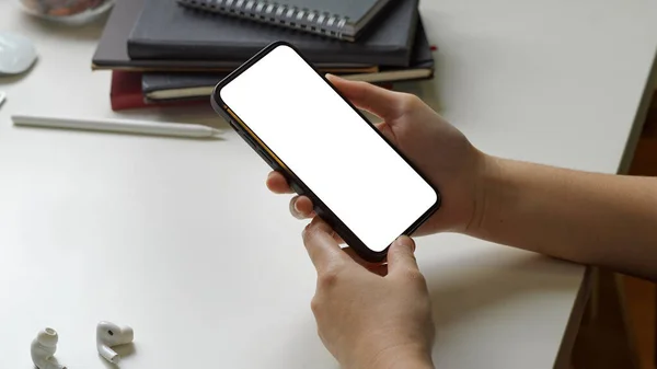 Affärskvinna Händer Hålla Smart Telefon Med Vit Tom Skärm Enkla — Stockfoto
