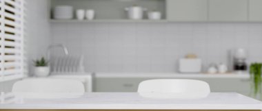 Yakın plan, modern beyaz yemek masasına mekanı kopyalayın. Mutfak odasının iç tasarımı. 3d görüntüleme, 3d illüstrasyon