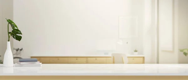 バックグラウンドで近代的な白い作業室の上に製品表示のための本 花瓶やコピースペースとクローズアップ ホワイトテーブル 3Dレンダリング 3Dイラスト — ストック写真