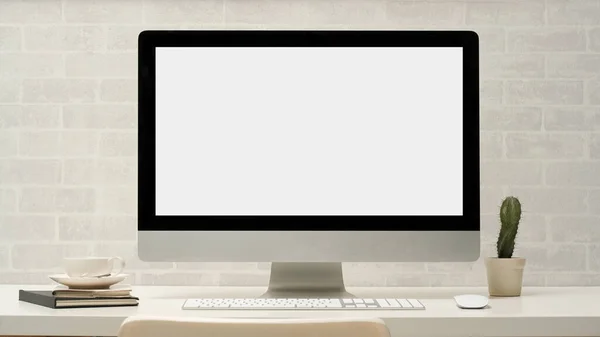 Minimale Hedendaagse Kantoorwerkplek Met Desktop Computer Mockup Accessoires Tafel Witte — Stockfoto