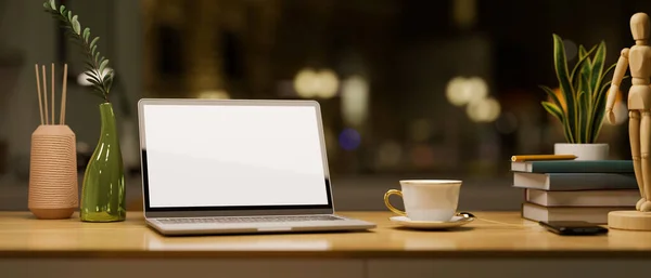 Nowoczesna Przytulna Przestrzeń Robocza Biura Przenośnym Laptopem Biały Ekran Makieta — Zdjęcie stockowe