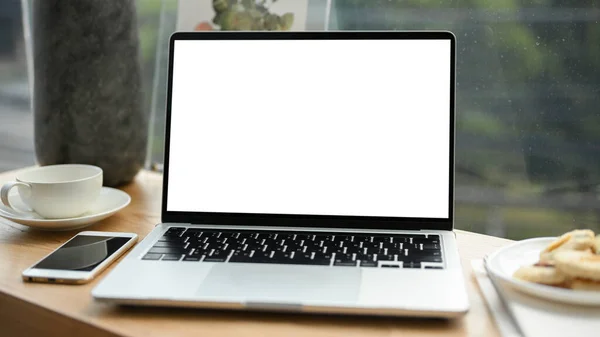 Close Image Prosty Obszar Roboczy Przenośnym Notebooka Laptop Biały Wyświetlacz — Zdjęcie stockowe