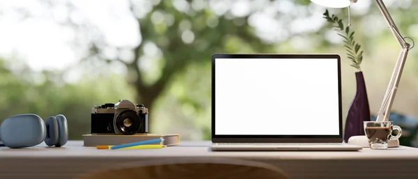 Close Espacio Trabajo Oficina Hogar Mesa Con Ordenador Portátil Pantalla —  Fotos de Stock