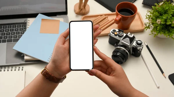 Mockup Tela Branca Smartphone Para Exibir Seu Banner Gráfico Mão — Fotografia de Stock