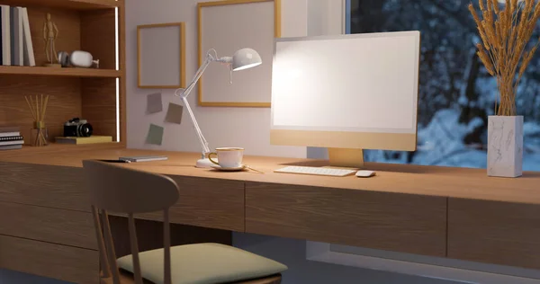 コンピュータのモックアップ テーブルランプ 窓に対する木製の机の上の装飾が施された快適で居心地の良い家庭用作業室内 3Dレンダリング 3Dイラスト — ストック写真