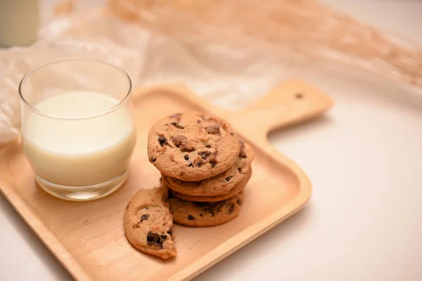 Yummy Sweet Breakfast Set Chocolate Chip Cookies Glass Milk Wooden — Stock Photo, Image