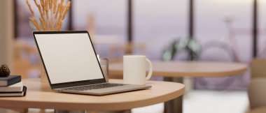 Yakın plan, Laptop beyaz ekran modeli bir kahve dükkanında ya da restoranda modern ahşap sehpanın üzerinde. Modern kafe oturma alanı iç kısmı. 3d görüntüleme, 3d illüstrasyon
